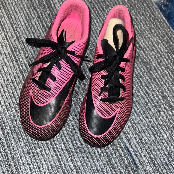 Nike Other - Pink Nike soccer cleats size 3.5 Preloved condition